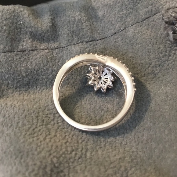 NWT Diamond Treasures SS 0.50TCW Diamond Sun Dangle Charm Crisscross Ring - Picture 9 of 16